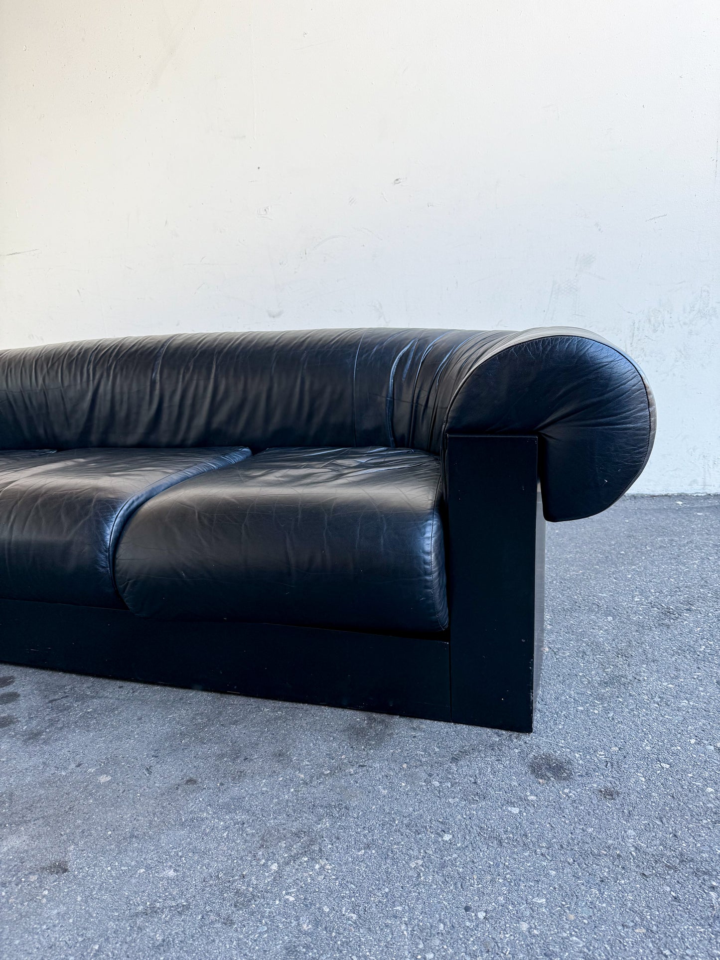 Circolo Sofa by Lella & Massimo Vignelli for Sunar, 1979